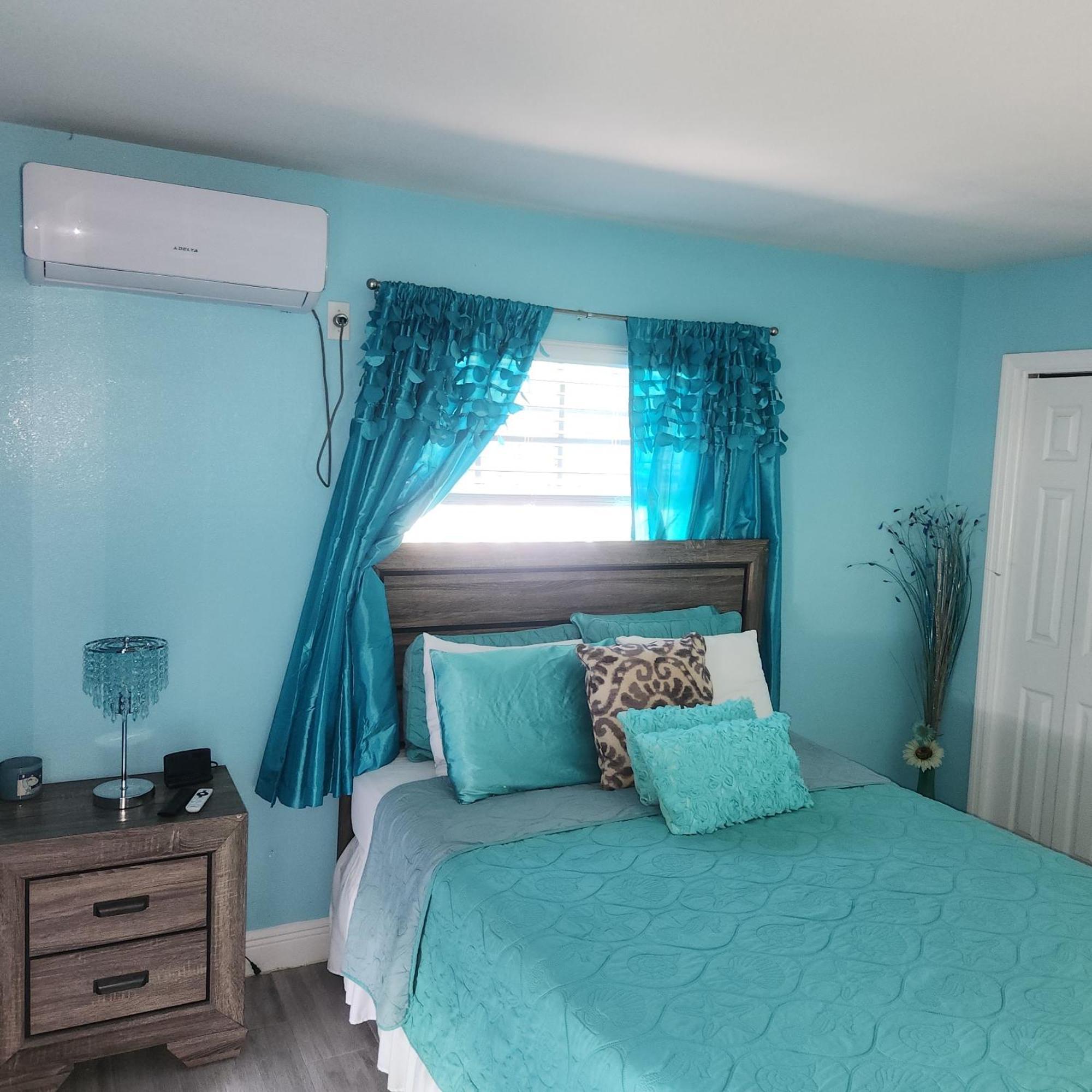 Jubilee Gardens Freeport Hotel Room photo