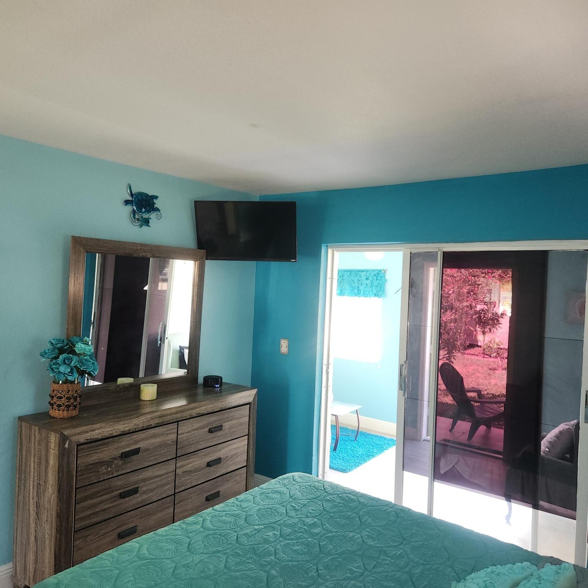 Jubilee Gardens Freeport Hotel Room photo